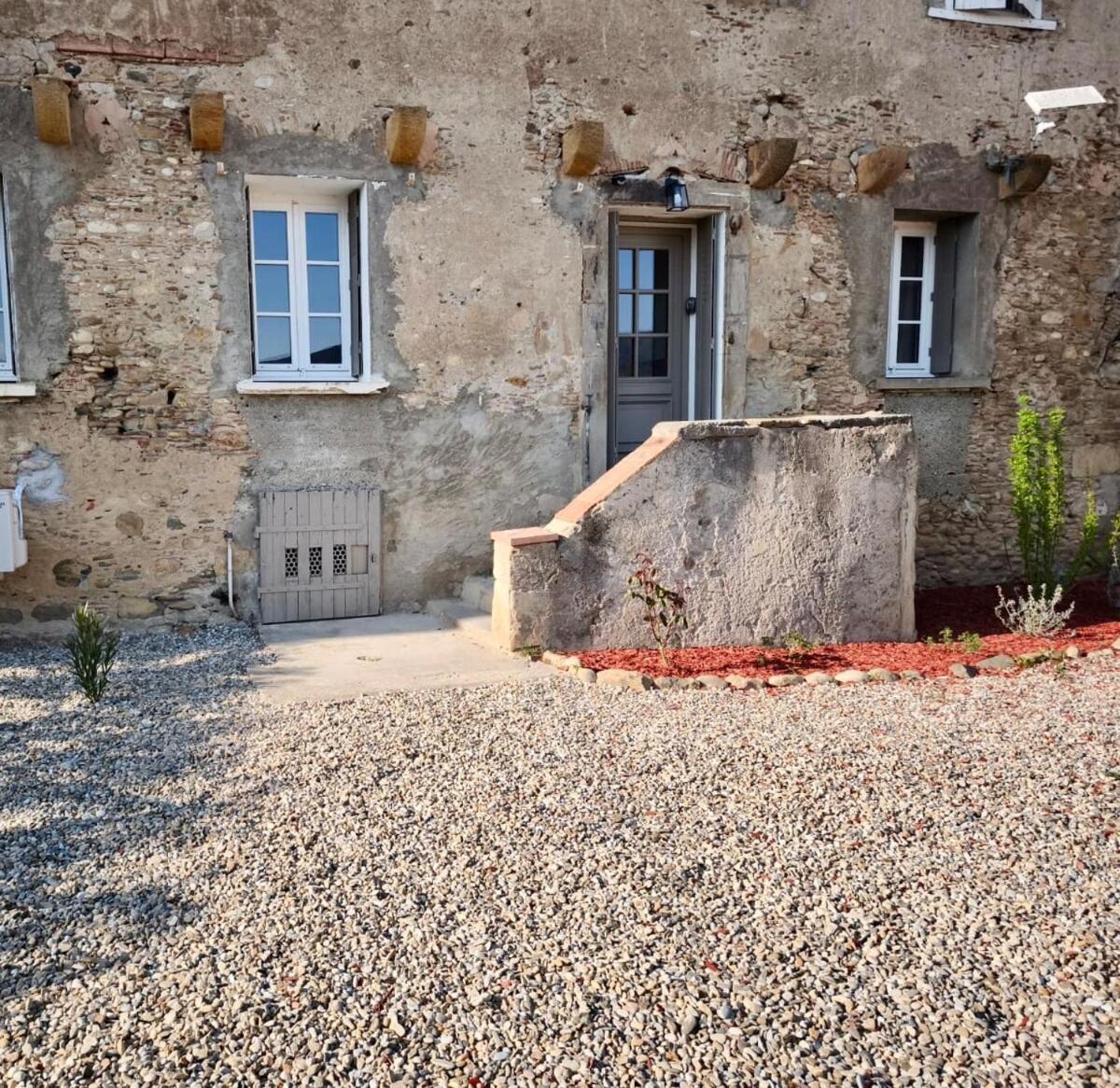 La Maison De L'Aqueduc Cournanel Exteriör bild